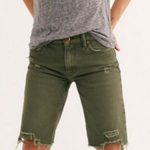 NWOT We The Free Caroline Distressed Army Green Bermuda Short